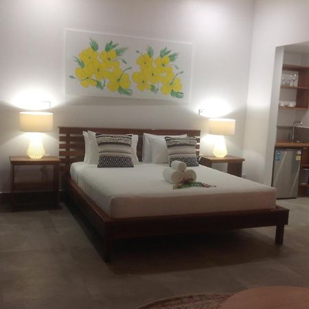 Barrier Beach Resort (Adults Only) Luganville Exterior foto