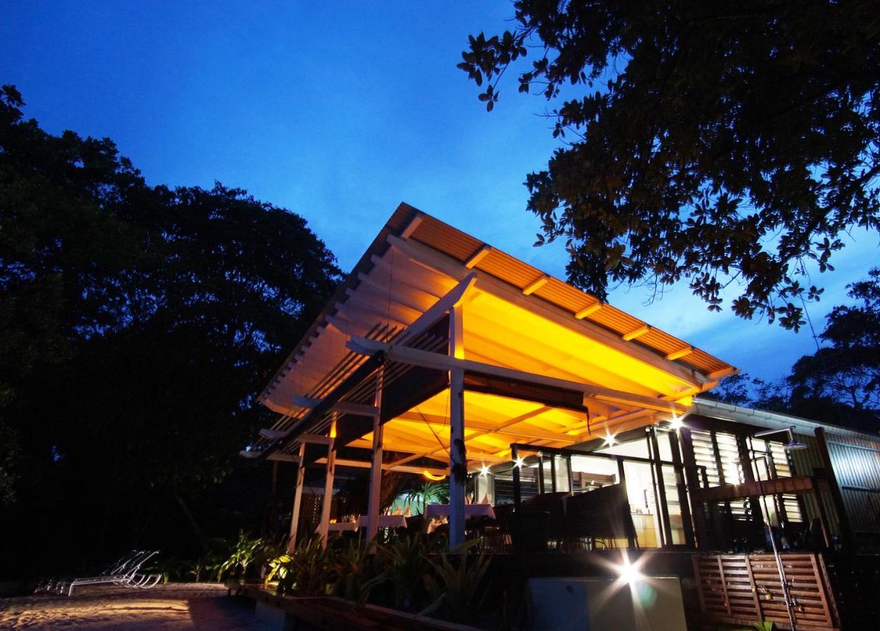 Barrier Beach Resort (Adults Only) Luganville Exterior foto