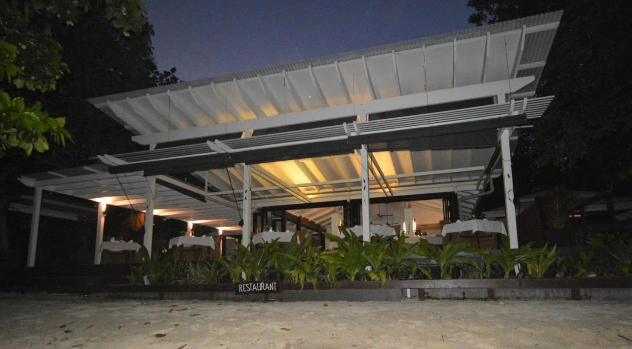 Barrier Beach Resort (Adults Only) Luganville Exterior foto