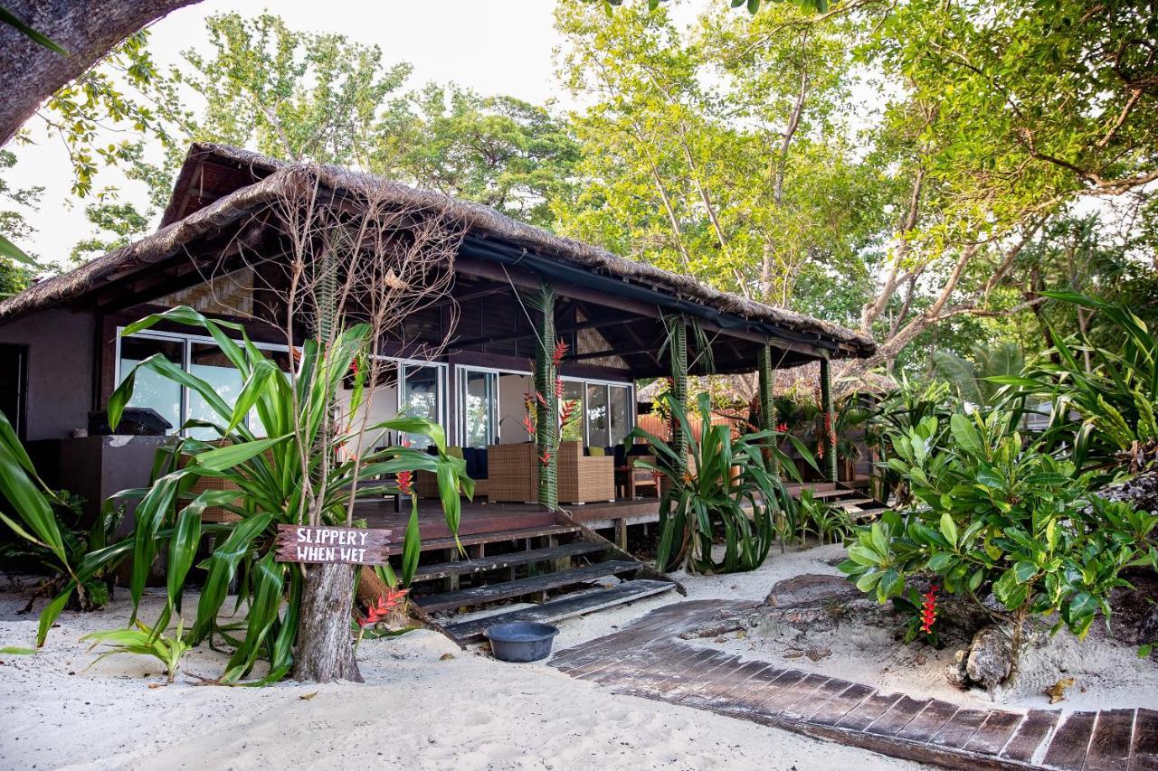Barrier Beach Resort (Adults Only) Luganville Exterior foto