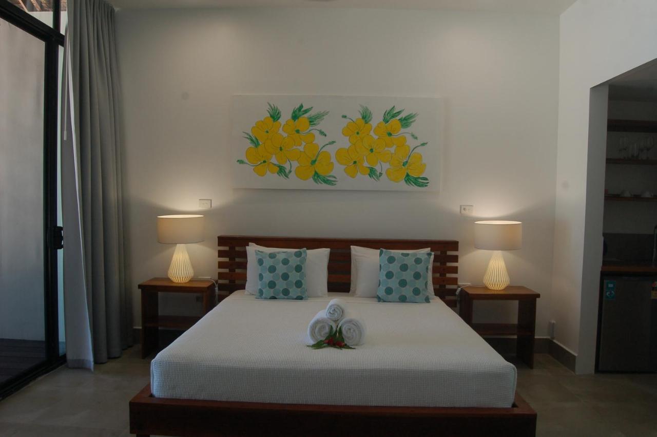 Barrier Beach Resort (Adults Only) Luganville Exterior foto